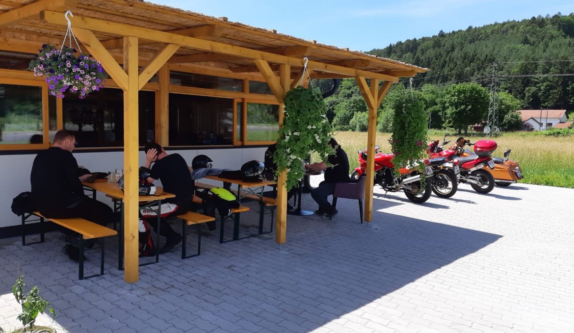 Bikerstop im Bistro Holländer